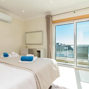 panoramic-seaview-holiday-escape-carvoeiro-algarve.hotelaalgarve.com/
