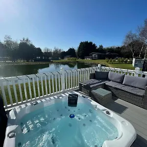 lakeside-retreat-lodge.yorkshirehotels.net/