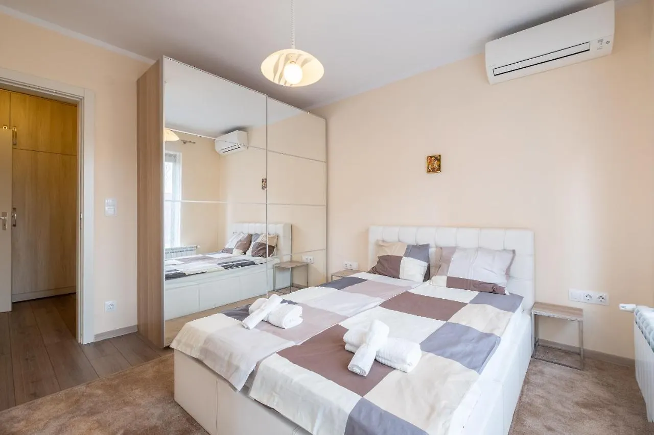 City Apartments - Mall Of Sofia & Metro Station 0*,